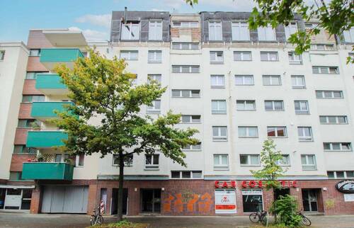 Außenansicht - Bezugsfrei: Gut geschnittene 2-Zimmer-Wohnung mit Balkon in Berlin-Schöneberg