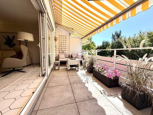 Sonnenbalkon am Wohnzimmer - 