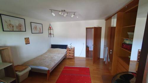 Kinderzimmer mit Balkon, EG - 