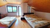 Wohn-/Essbereich mit Balkon - 