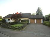 Zufahrt Garagen - 1 Zimmer Mehrfamilienhaus, Wohnhaus zum Kaufen in Wittlingen