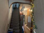 Flur mit Treppe - 