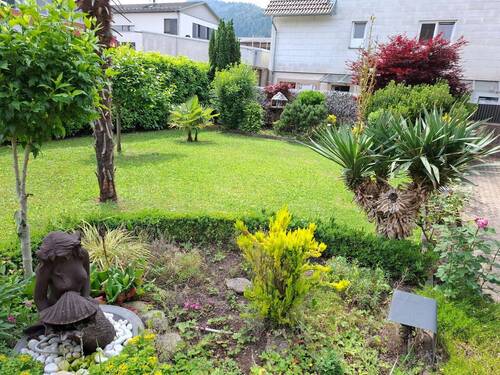 1000023612.jpg - Hier macht es Spaß zu wohnen! Zwei Garagen. Tolles Haus modernisiert. Gut und günstig!