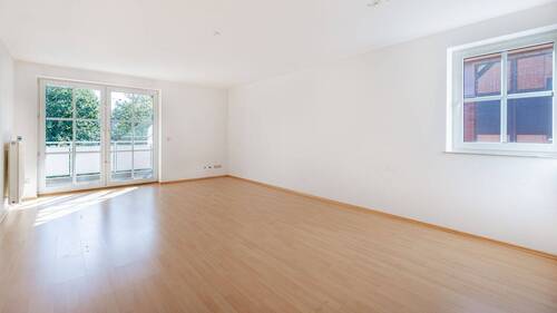 Wohnzimmer - 2 Zimmer Etagenwohnung zum Kaufen in Rellingen