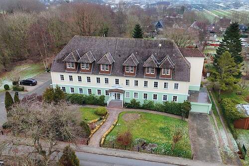 Frontale Außenansicht - - AUKTION 19.03.2026 - Hostel mit 35 Zimmern bei St. Peter Ording