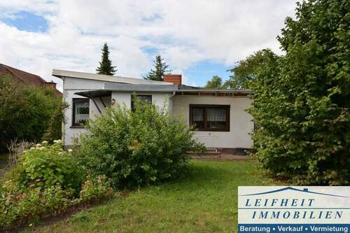 Seitenansicht rechts - 3 Zimmer Mehrfamilienhaus, Wohnhaus zum Kaufen in Mühlhausen/Thüringen