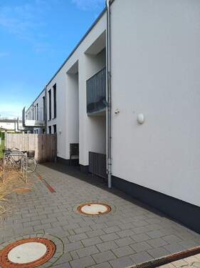 Ansicht Eingang und Balkone.jpg - 2 Zimmer Etagenwohnung zur Miete in Soltau