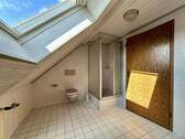 Bad im Dachgeschoss - 