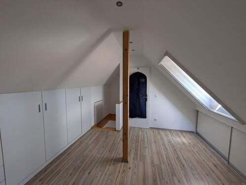 Ankleidezimmer, Blick auf HWR - 