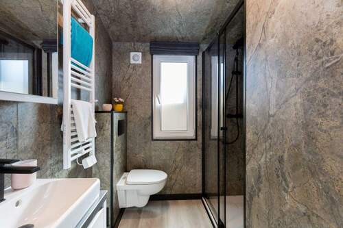 Bad mit Dusche (Beispielfoto) - 