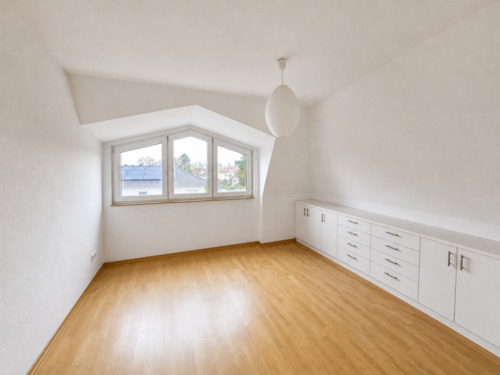 Zimmer 2 - 3 Zimmer Etagenwohnung in Berlin