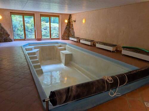 Hallenschwimmbad - 