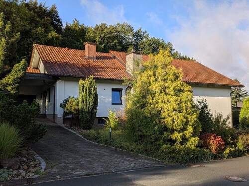 Vorderansicht - Gesuchte Lage - 595.000,00 EUR Kaufpreis, ca.  252,40 m² Wohnfläche