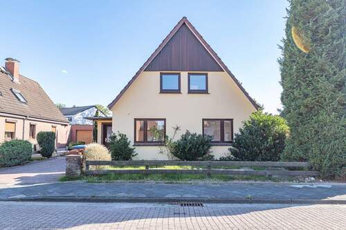 Frontansicht - Geräumiges Zweifamilienhaus in familienfreundlicher Lage!