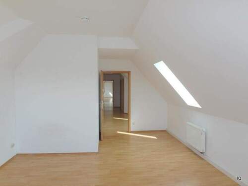 Wohnzimmer - 2 Zimmer Etagenwohnung in Röderaue