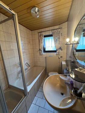 17 Badezimmer im OG - 