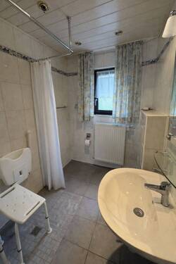 9 Duschbadezimmer im EG - 