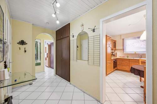 Diele - 4 Zimmer Etagenwohnung zum Kaufen in Ludwigsburg