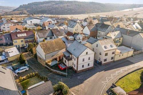 Drohne_Front - 4 Zimmer Einfamilienhaus zum Kaufen in Aßlar