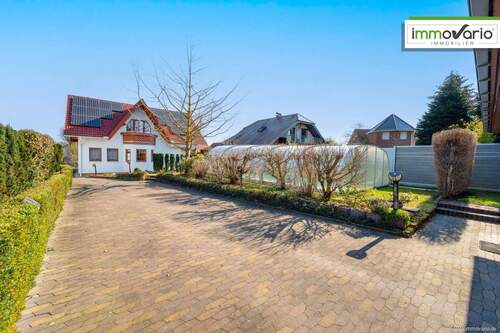 Einfahrt/ Giebelseite Nord - 