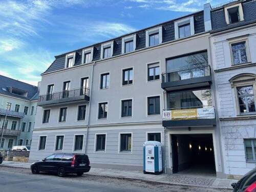 Hausansicht - 4 Zimmer Etagenwohnung zur Miete in Dresden