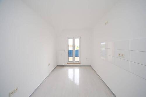 Küche - Schöne DG-Wohnung mit Balkon - in ruhiger und grüner Umgebung