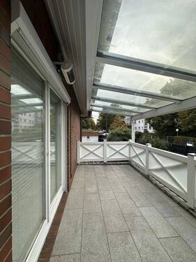 Terrasse mit Vordach - Einfamilienhaus mit 109,00 m² in Pinneberg zum Kaufen