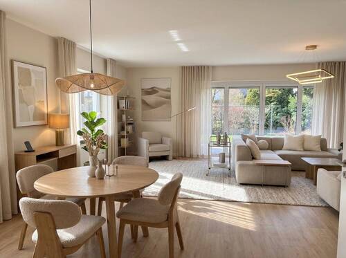 Einrichtungsbeispiel: Wohn- und Esszimmer - 