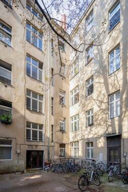Innenhof - Gemütliche 1-Zimmer-Wohnung in bester Lage Neuköllns - vermietet, mit Perspektive auf Eigennutzung!