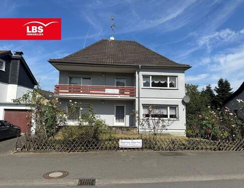 Frontansicht - 7 Zimmer Mehrfamilienhaus, Wohnhaus zum Kaufen in Leverkusen