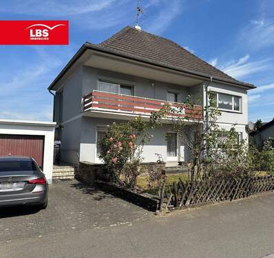 Haus mit Garten - 7 Zimmer Mehrfamilienhaus, Wohnhaus in Leverkusen