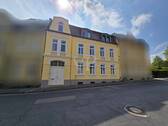 Strassenasicht - 1 Zimmer Mehrfamilienhaus, Wohnhaus zum Kaufen in Schöningen
