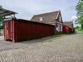 Bahnhofsgebäude - Aussenansicht - 1 Zimmer Mehrfamilienhaus, Wohnhaus in Westoverledingen
