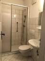 Badezimmer mit Dusche - 