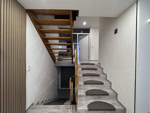 Eingangsbereich - 7 Zimmer Einfamilienhaus zum Kaufen in Rot am See