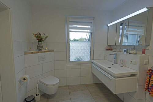 Gr. Whg EG - Tageslichtbad - 