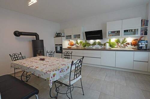 Gr. Whg EG - Küche inkl. Einbauküche - 