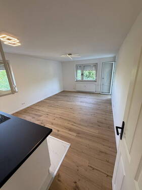 Wohnzimmer / Küche - Freistehende 3 Zimmer Wohnung - 310.000,00 EUR Kaufpreis, ca.  68,00 m² Wohnfläche