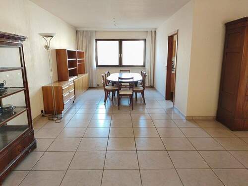 Wohnzimmer / Essecke - 7 Zimmer Reihenmittelhaus in Bonn