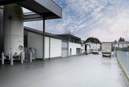 Großzügige Zufahrt und Andienung – ideal für Logistik - Halle in Horn-Bad Meinberg