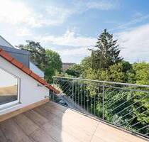Freie, lichtdurchflutete 4-Zimmer-Maisonette mit Sonnenbalkon in ruhiger Grünlage - 2 Stellplätze - Stein
