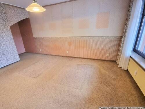 3 Wohnzimmer Ansicht b - 2 Zimmer Etagenwohnung in Mannheim