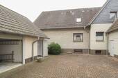 Innenhof mit 2. Garage - 