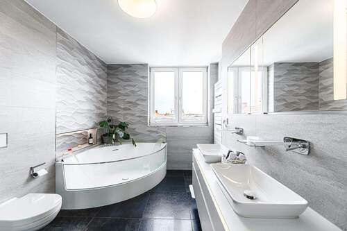 Badezimmer - 4 Zimmer Etagenwohnung in Nürnberg