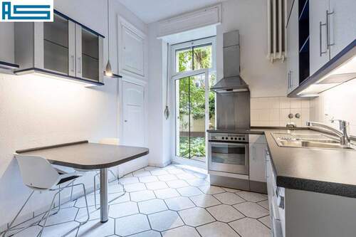 Küche mit Terrassenzugang - 