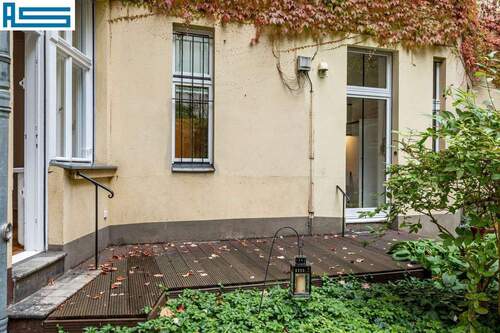 Praktisch: Direkter Zugang zur Küche (rechts) - 