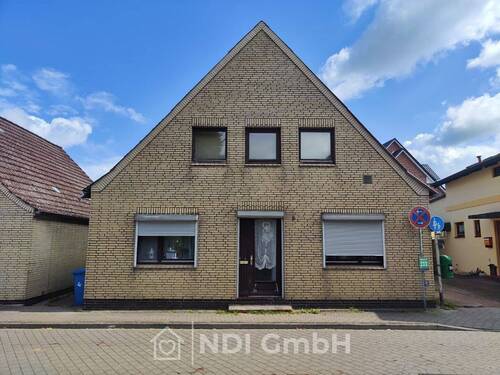 Fassade Front - Mehrfamilienhaus mit 3 Wohneinheiten in gefragter Lage von Uetersen vollständig vermietet