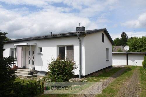 Auffahrt - 3 Zimmer Einfamilienhaus zum Kaufen in Cramonshagen