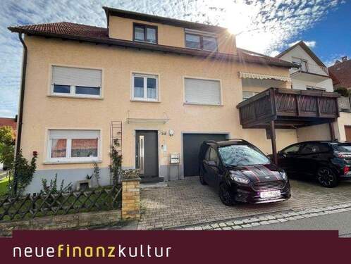 Hausansicht - Großzügige 4 Zimmer Wohnung mit Einbauküche