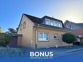 Hausansicht - Freistehendes 1-2 Fam.-Haus * schöne Wohnlage von MG-Dorthausen * herrliches Grundstück und Garage *